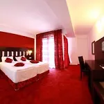Sydney Hotel 3*