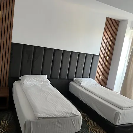 Sydney 3*